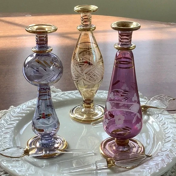 Vintage Egyptian Etched Glass Perfume Bottle Trio - Picture 4 of 12